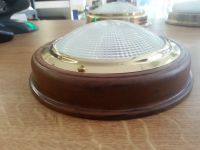 Kajtlampe Messing Mit Basis aus Teakholz und geriffelter Linse. A 145mm