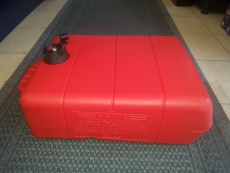 Tragbarer Treibstofftank fr Aussenborder 22,7 Liter extra flache Bauform