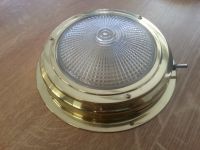 Kajtenleuchte Mit geriffelter Linse. Messing Aussendurchmesser 140