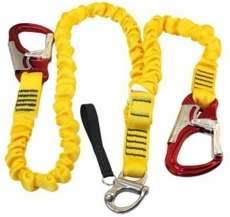 Elastic Line mit 2 Karabinerhaken zieht sich zusammen, max. 2 m Elastic Line mit 2 Karabinerhaken zieht sich zusammen, max. 2 m