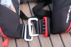 Rettungsweste Crewsaver Crewfit 180 PRO Automatik mit Lifebelt Harness schwarz rot